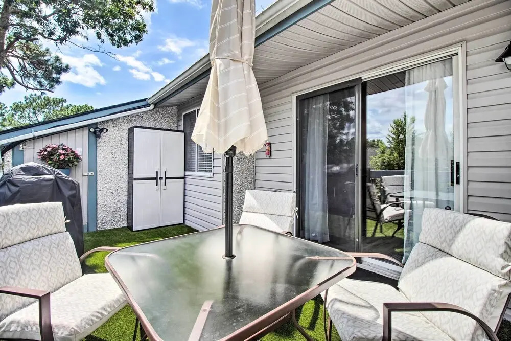 Hinesville Condo: Grill, 4 Mi to Fort Stewart