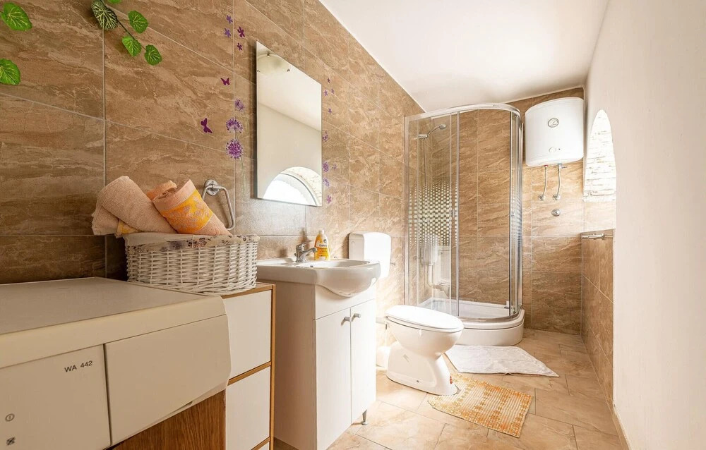 Stunning Apartment in Zaton With 1 Bedrooms and Wifi