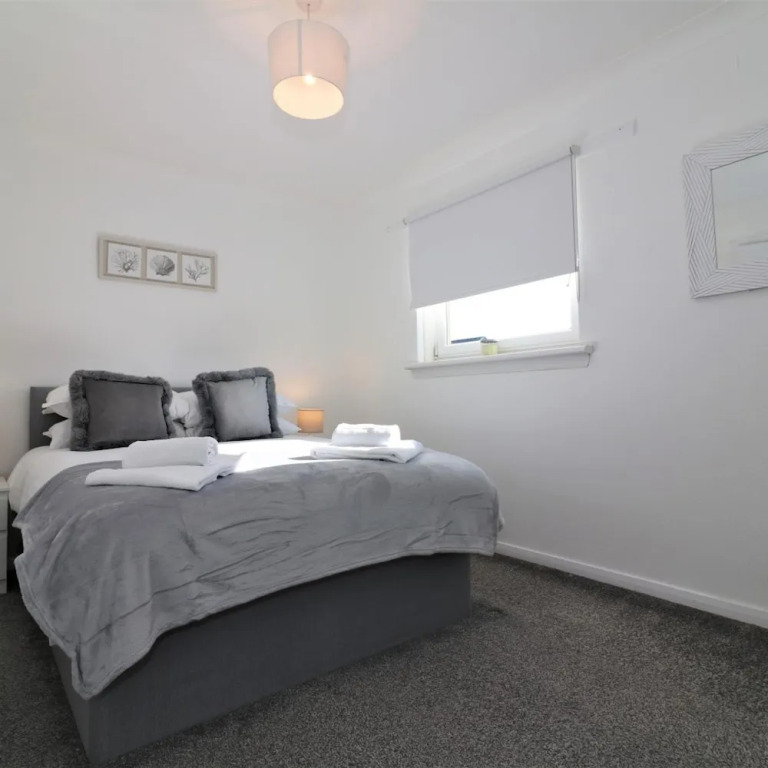 Honeywell House - Airdrie