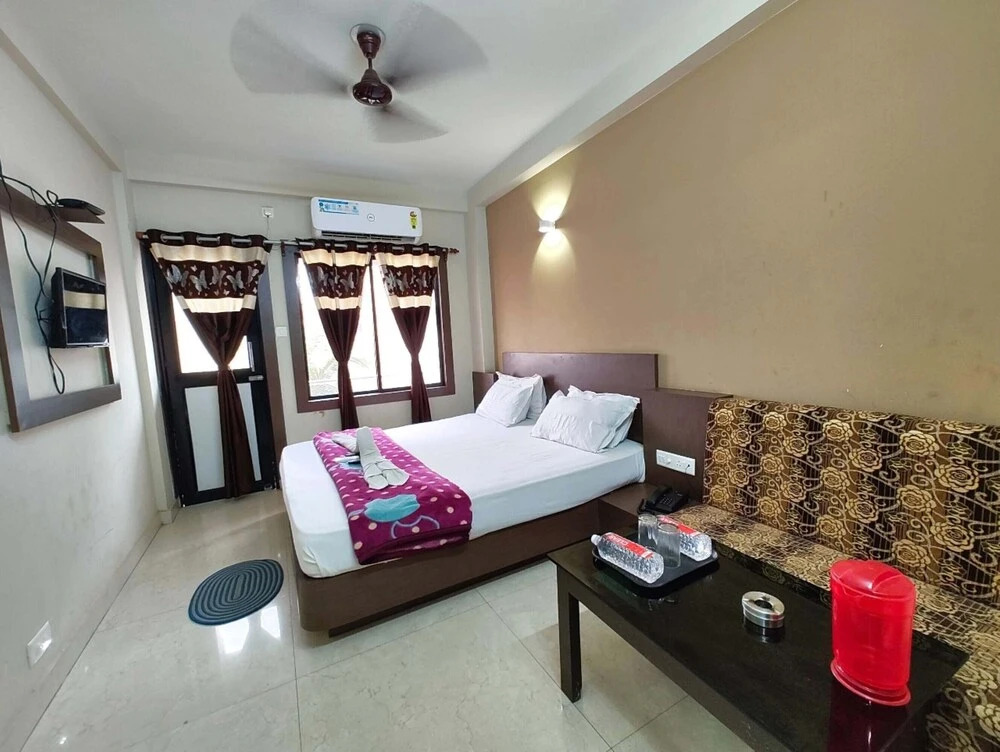 Hotel UK Palace Puri by Goroomgo