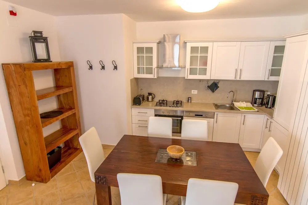 House With 2 Bedrooms in Ripenda Kras, With Wonderful Mountain View, Shared Pool, Enclosed Garden - 2 km From the Beach