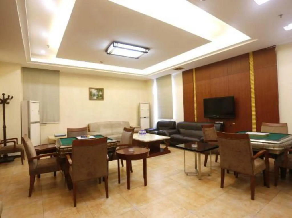 Friendly Holiday Hotel
