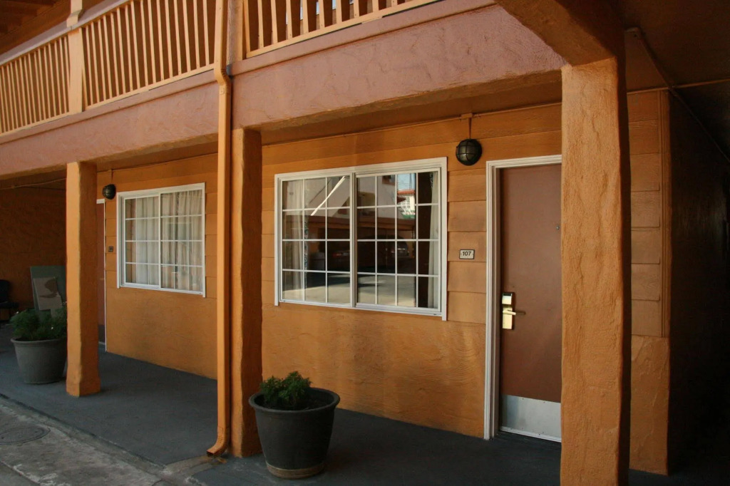 Navajo Lodge