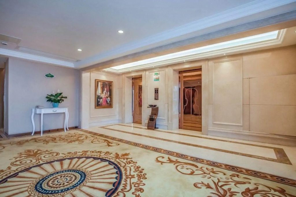 Vienna Hotel (Changsha Kaifu District Zhengfu Metro Station)