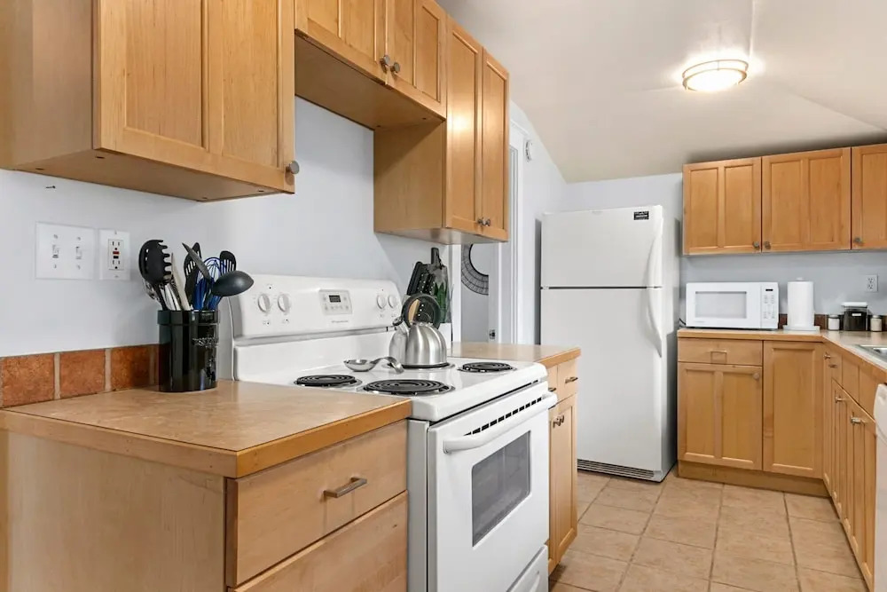 Downtown Abode W/ Hot Tub – Walk to Csu & Old Town