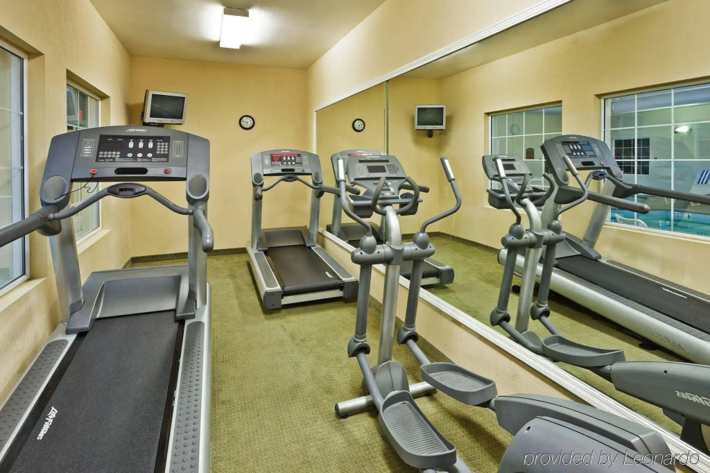 Holiday Inn Express & Suites Manchester by IHG