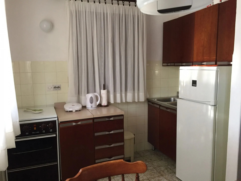 Holiday house Vanesa - 50m from the sea: Stomorska, Island Solta