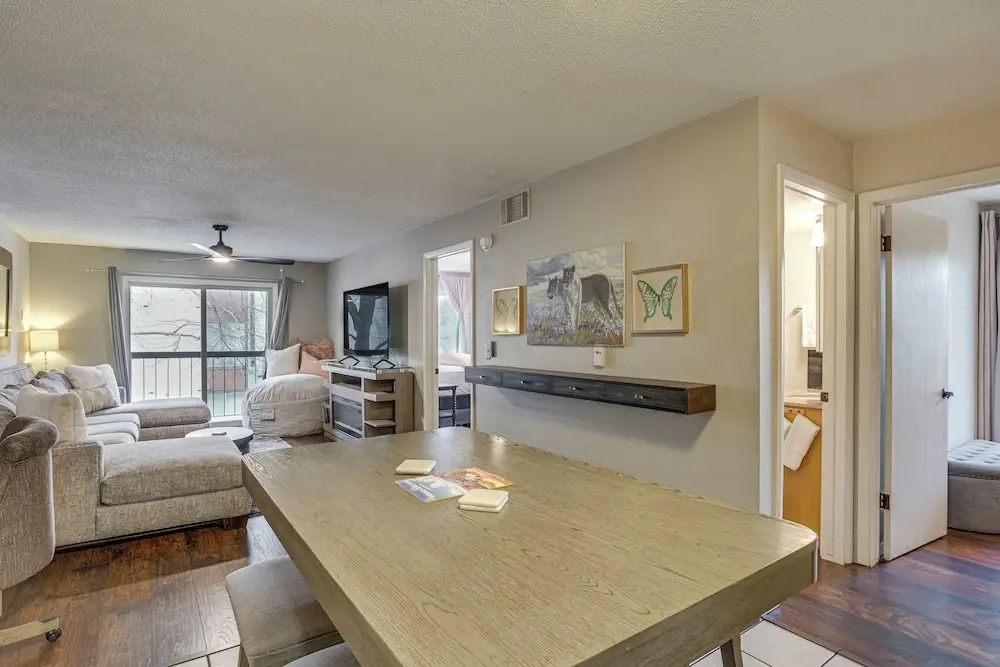 Grand Junction Condo: Balcony, Community Pool!