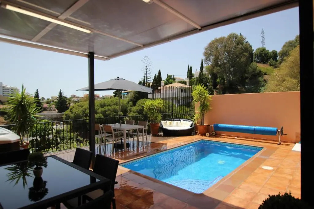 Luxurious Hillside Villa with Private Pool - Sea & Mountain Views
