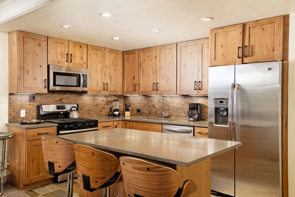 Comfortable & Modern 2 Bedroom Apartments - Right on the Slopes!