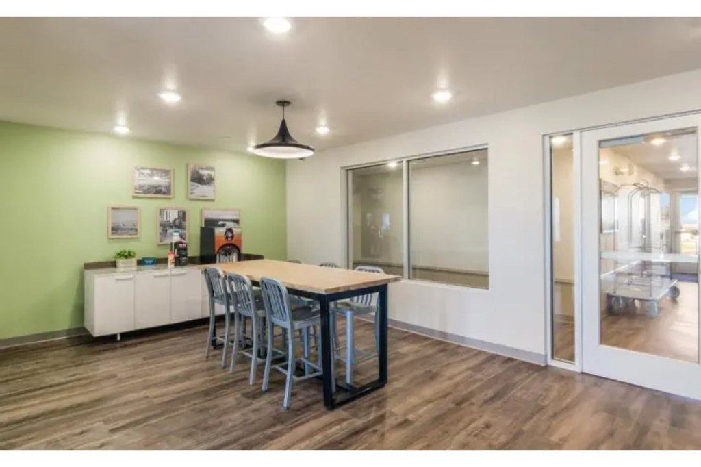 WoodSpring Suites Libertyville - Chicago
