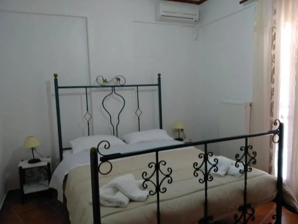 Akti Miaouli Holiday Home