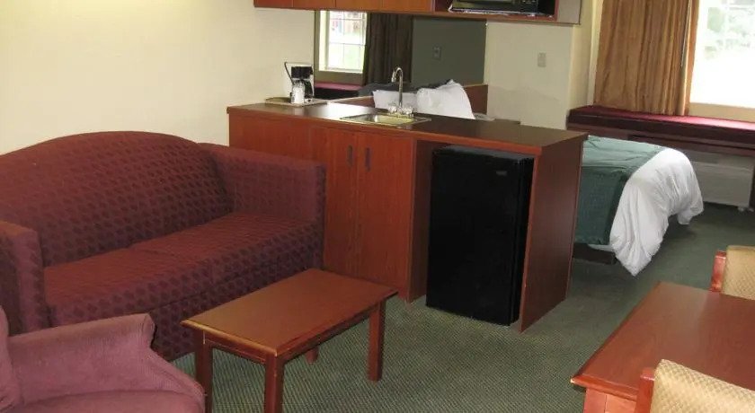 Microtel Inn and Suites Thomasville High Point