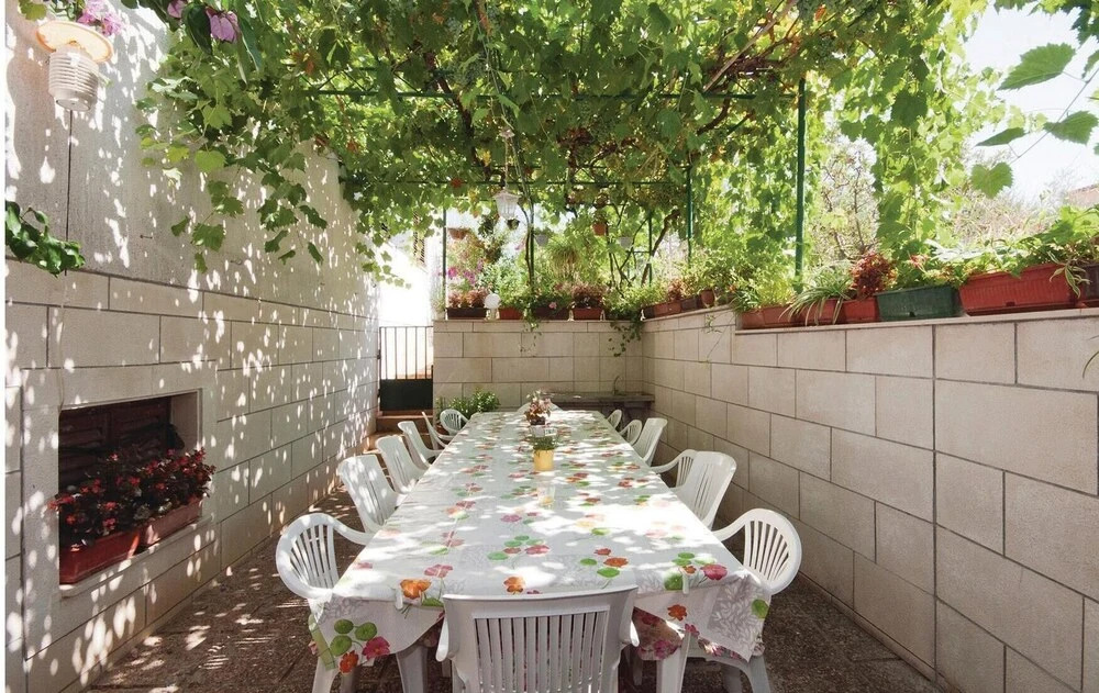 Amazing Home in Zadar With Wifi and 4 Bedrooms