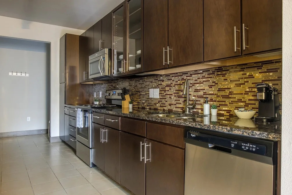 FRONTDESK 5755 Hermann Park Apts Downtown Houston