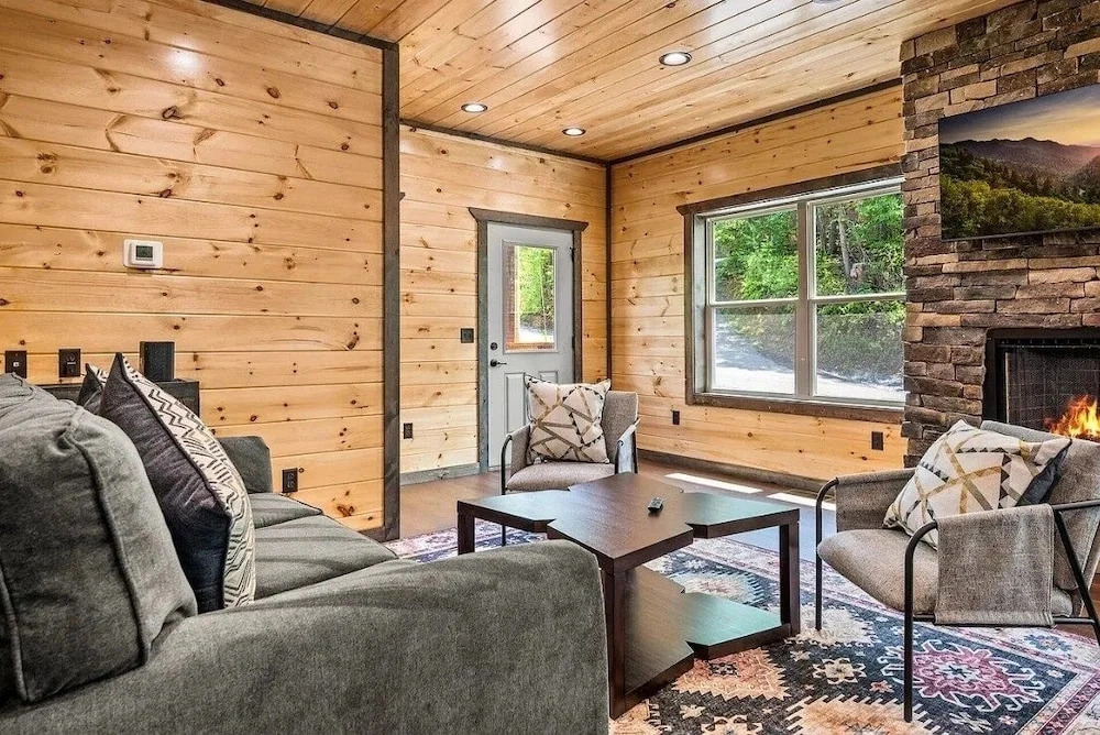 Smoky Top 2 Bedroom Cabin