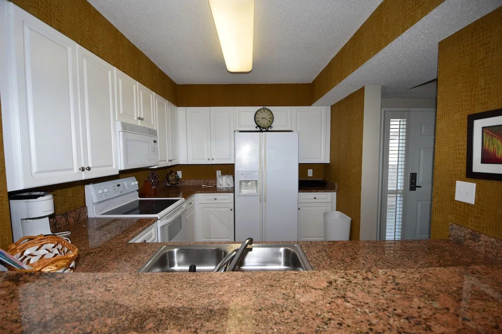 North Tower Apartment 207