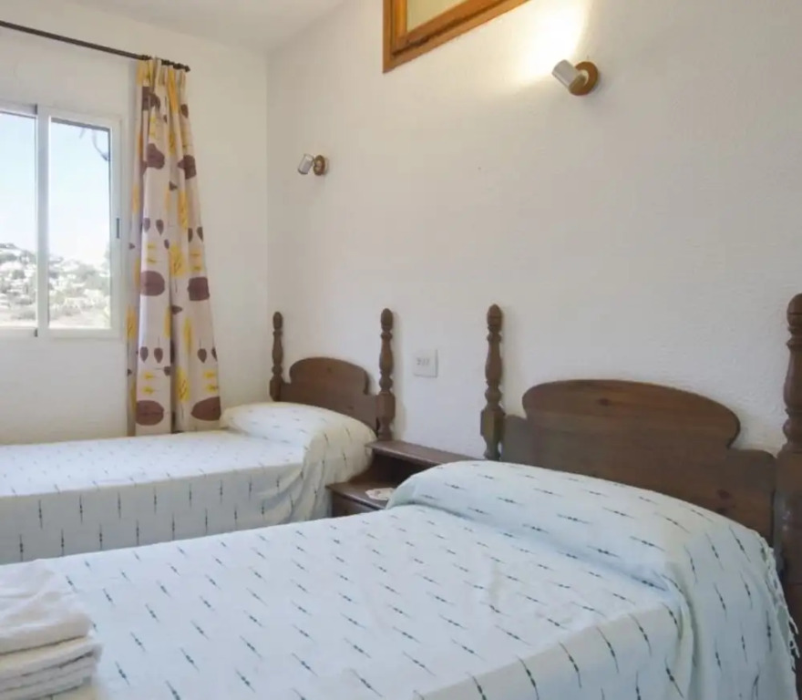 Villa - 8 Bedrooms with Pool and WiFi - 106415