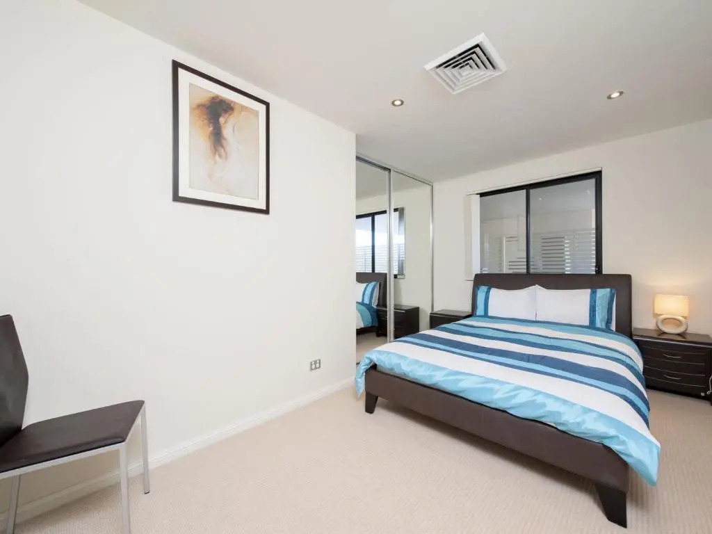 Dolphin Cove, Unit 13/2-6 Government Road