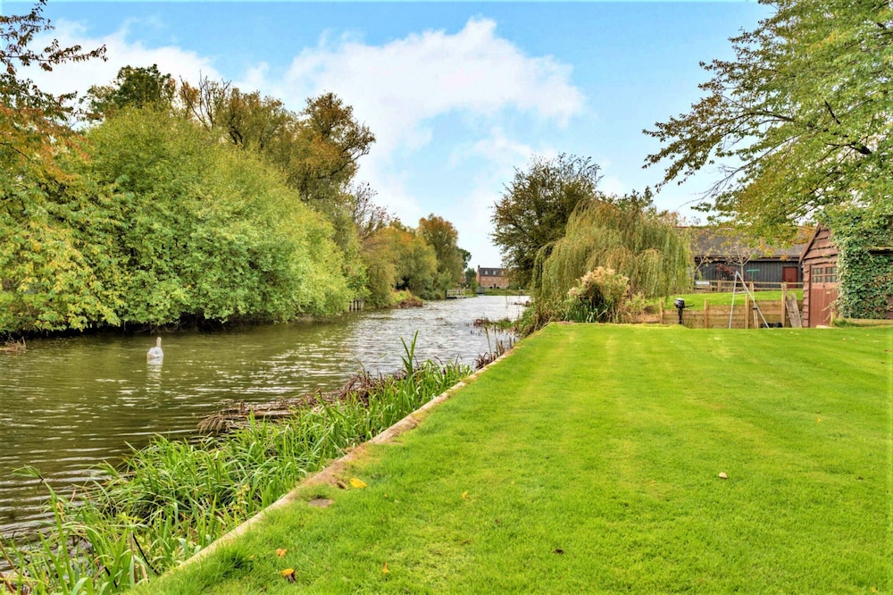 Riverside Retreat Near Beach and Nature, No Deposit
