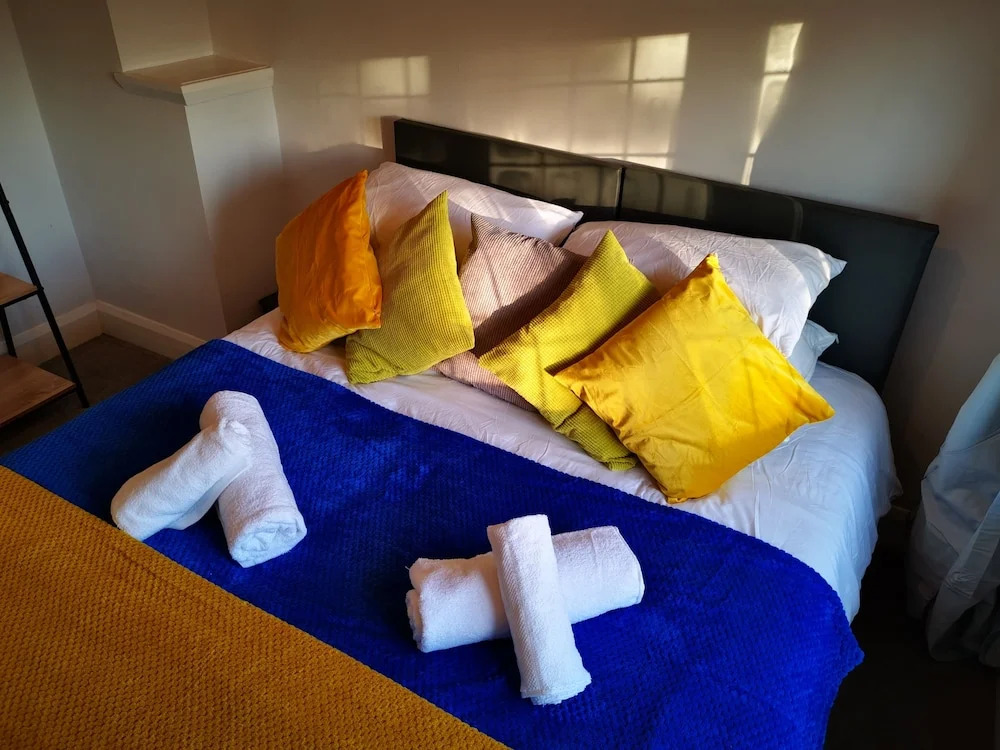 Your Night Inn @ i54