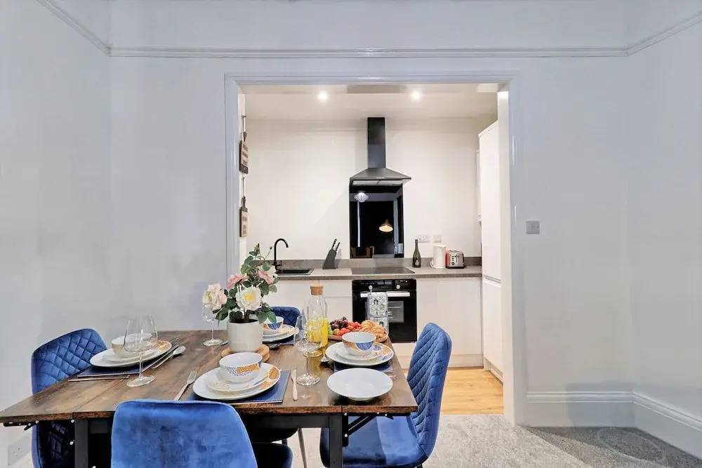 Lovely 2bed Apartment in Westcliff-on-sea!