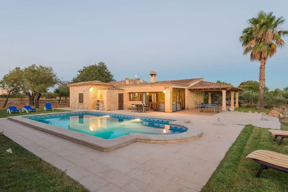 Can Dato in Inca With 2 Bedrooms and 2 Bathrooms
