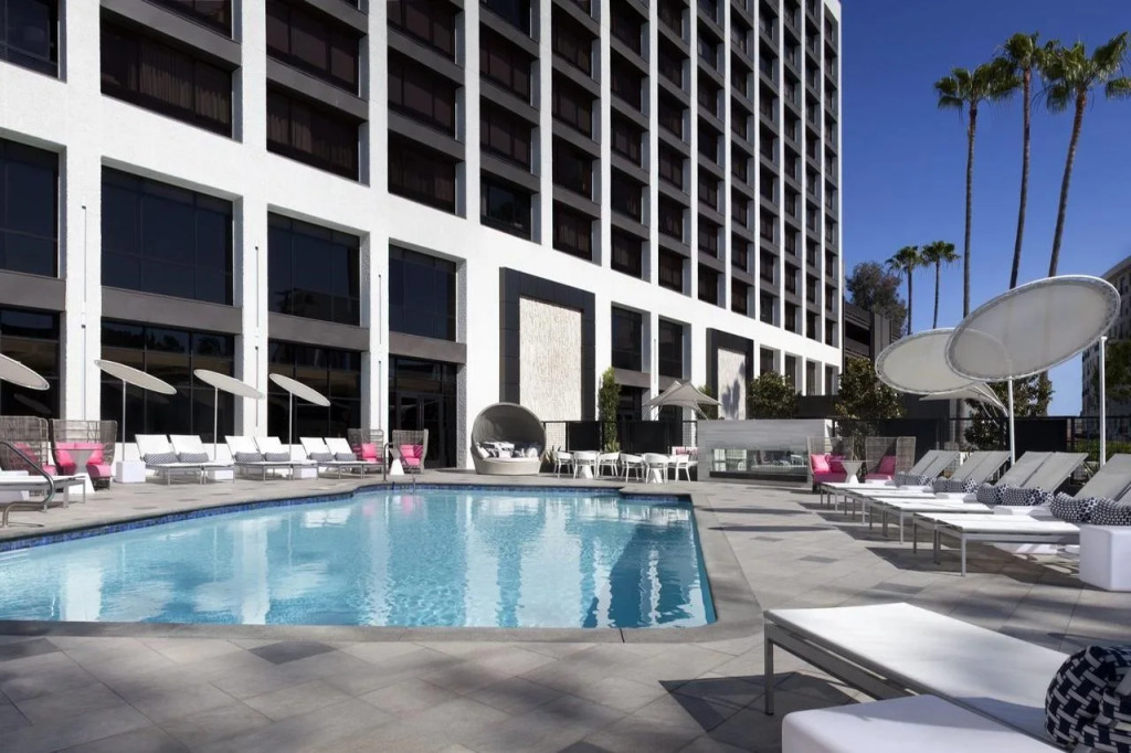 Burton House, Beverly Hills, A Tribute Portfolio Hotel