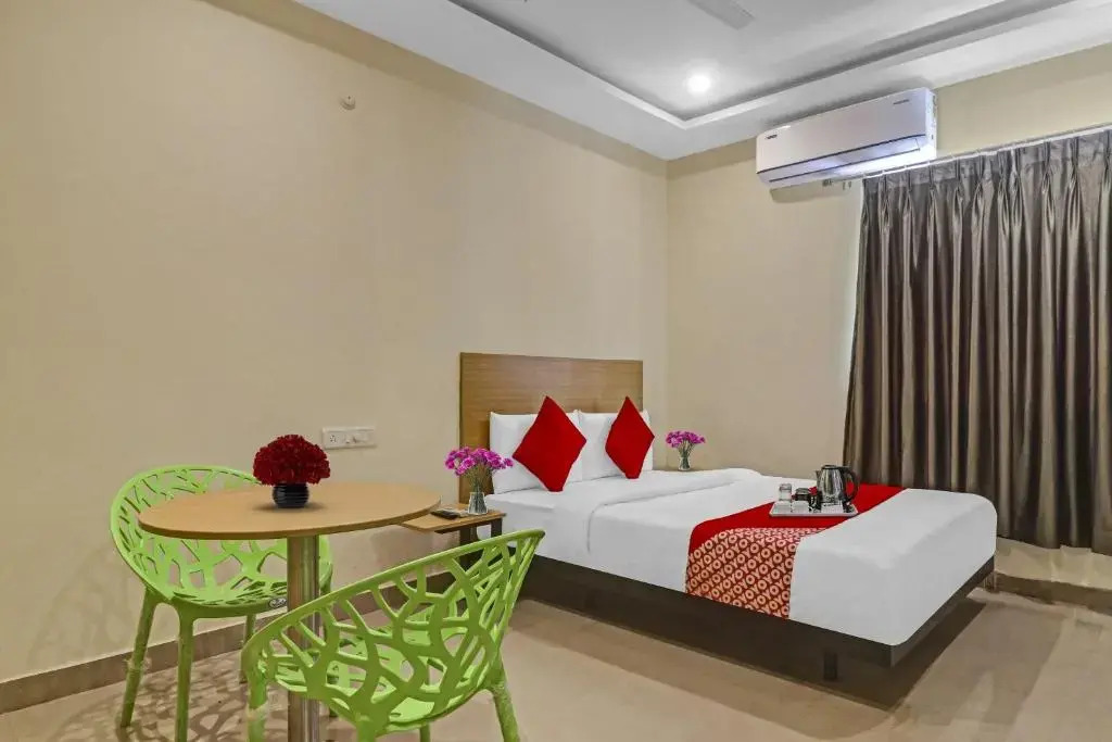 OYO 93527 Hotel 7 Hills Luxury Rooms