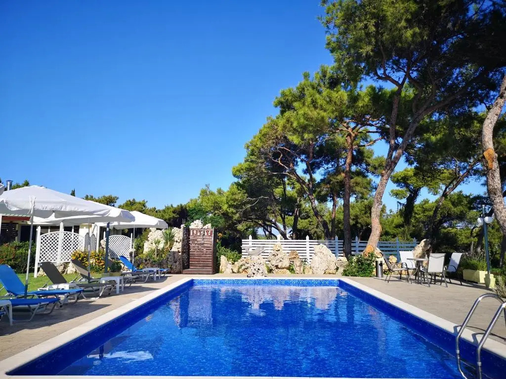 Filoxenia in Blue Louis Luxury Villa