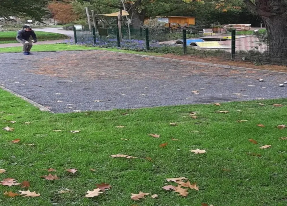 Family Escape With Garden