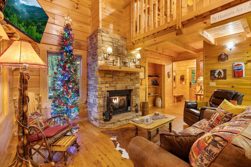 Finding Bigfoot 2 Bedroom Cabin