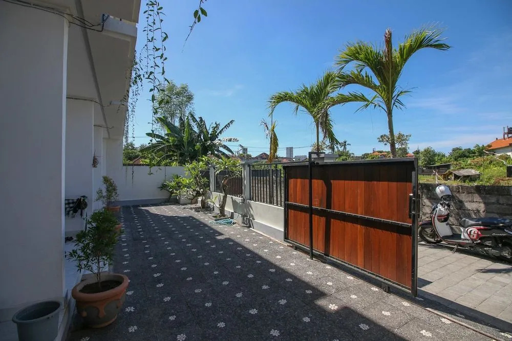 Airy Sunset Road Pararaton 6 Bali