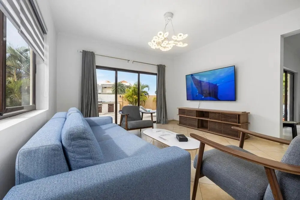 4BR Villa Gold Coast w Pool