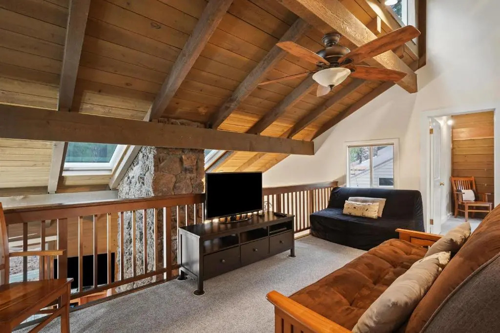 2 Landrise-AC-Hot Tub-4BR/2BA