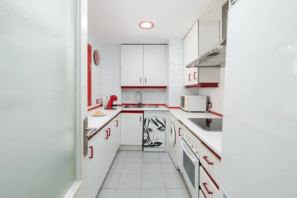 Trendy Apt. Puerto Banús (Free Parking & Pool) - RDR208