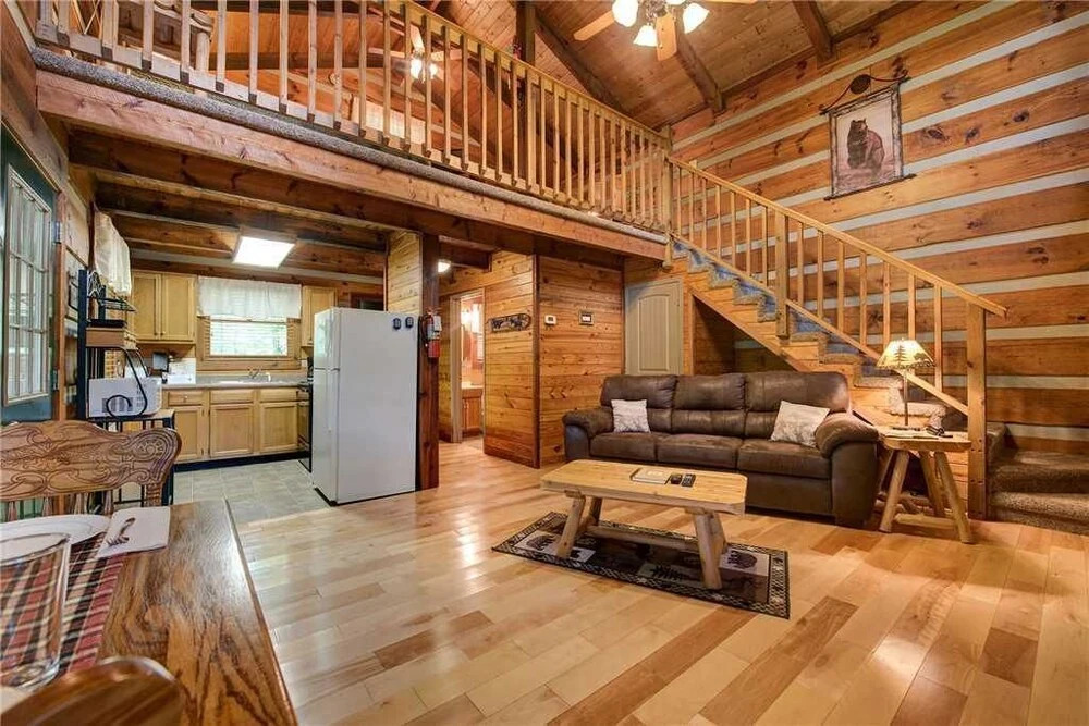 Little Bear Hideaway 1 Bedroom Home with Hot Tub