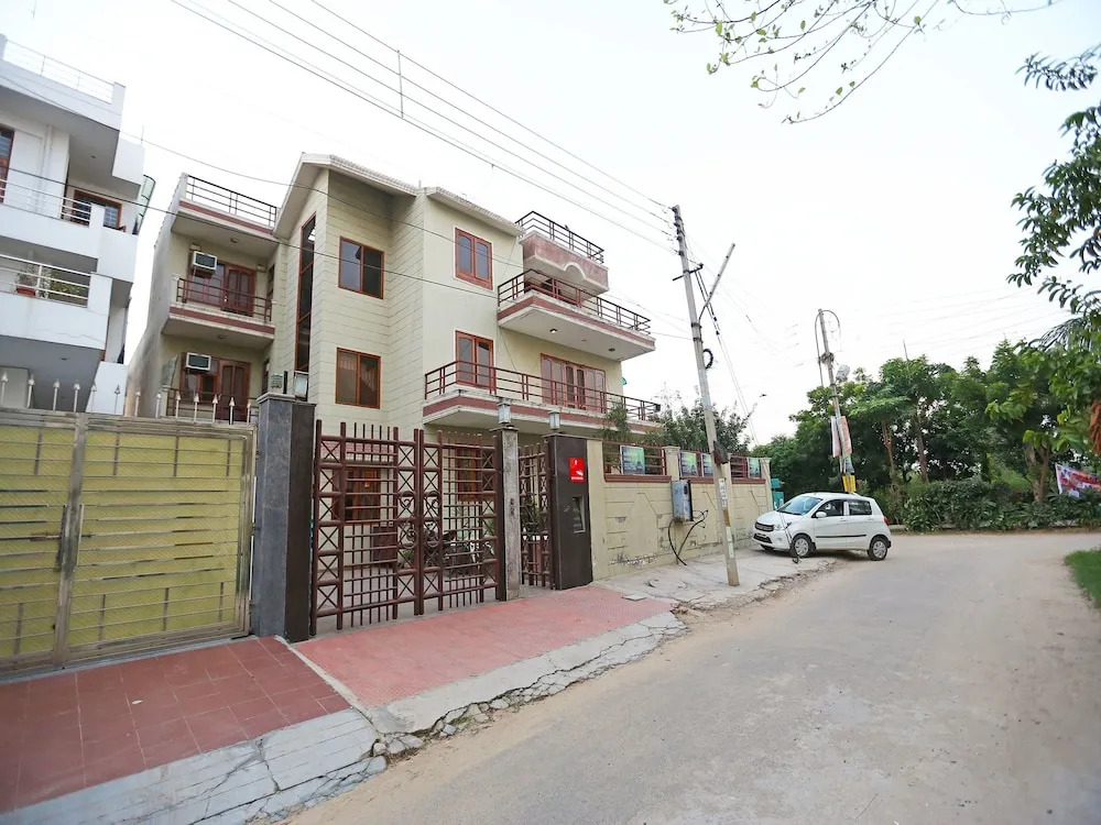 OYO 9581 Green Residency