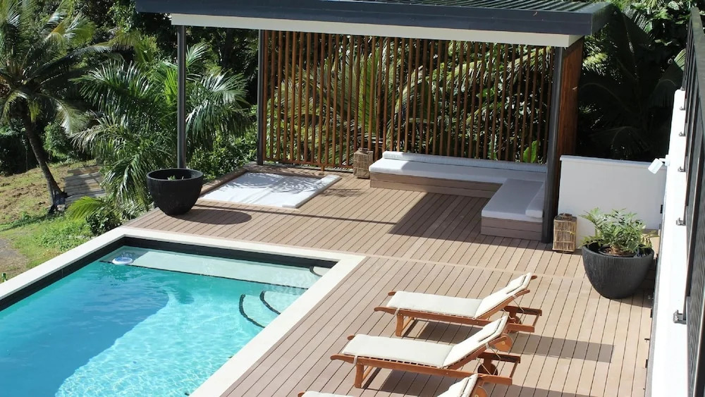 Nikao Luxury Villa