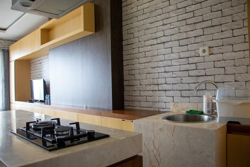 Comfort 2Br At Nifarro Park Apartment