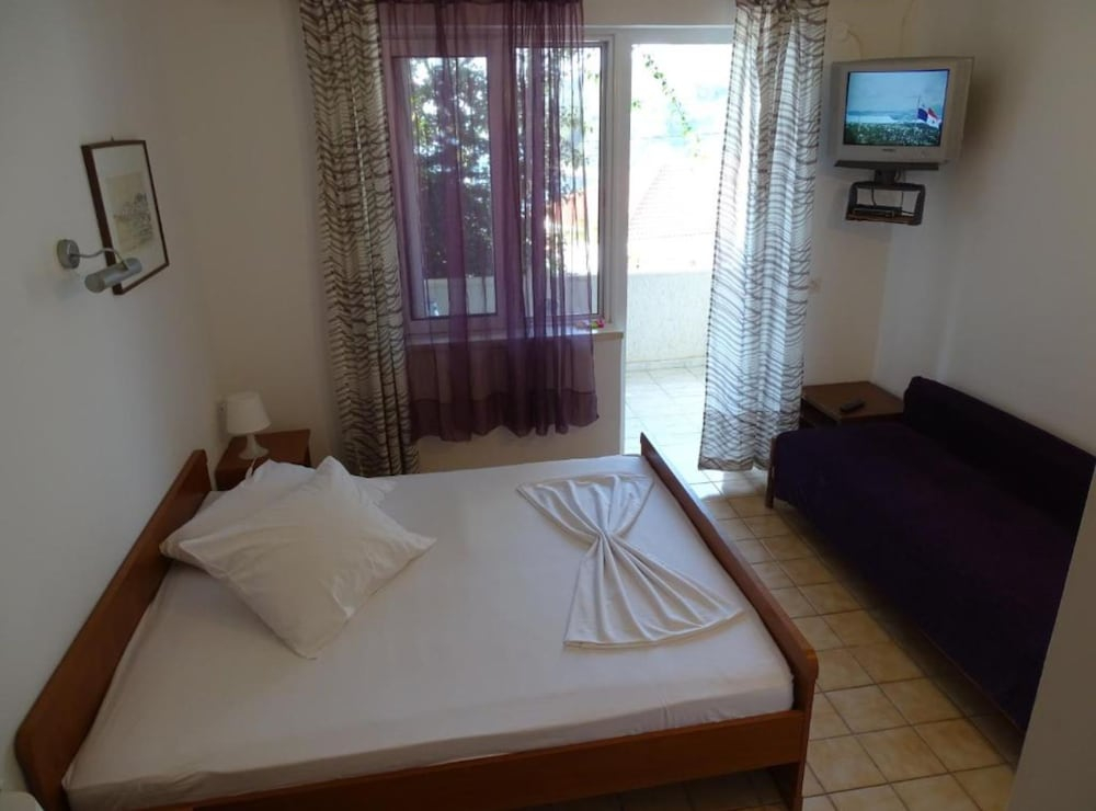 Villa Azure Saplunara