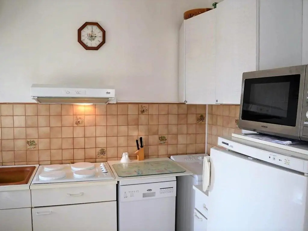 Appartement Le Lavandou, 1 pièce, 3 personnes - FR-1-251-167