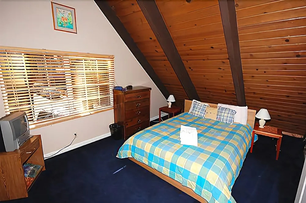3373 Cape Horn Road 3 Bedroom Cabin