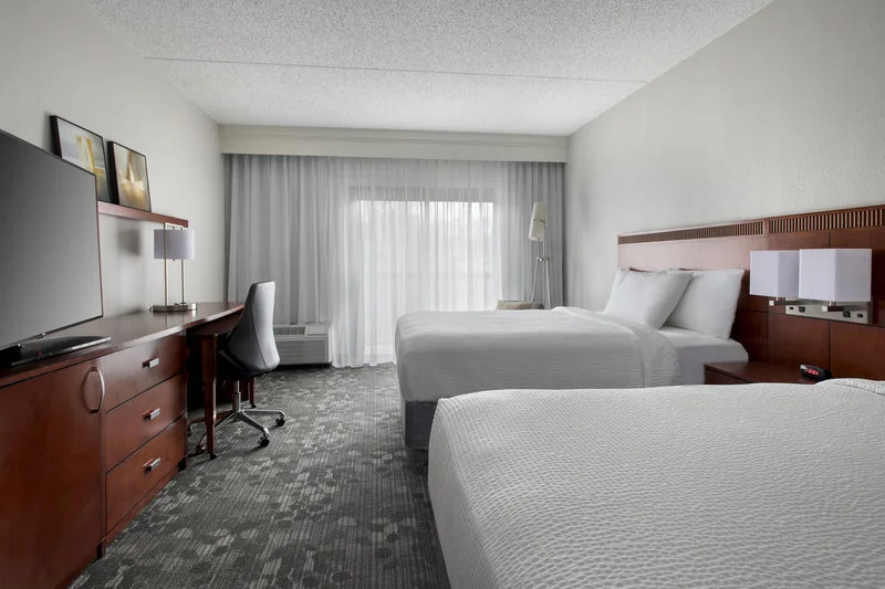 Courtyard Lincroft Red Bank