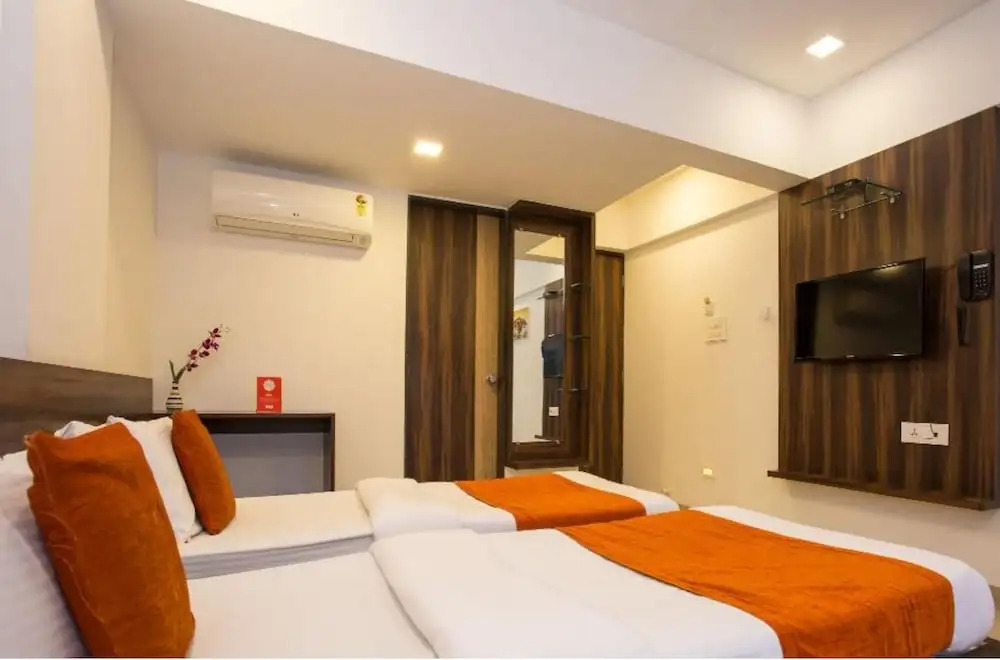 OYO 7673 The Ark Apartment Hotel