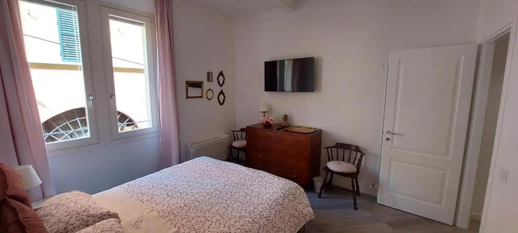 LA TORRE LUNGA -Smart Working- 150 m dalle-from Due Torri-Two Towers