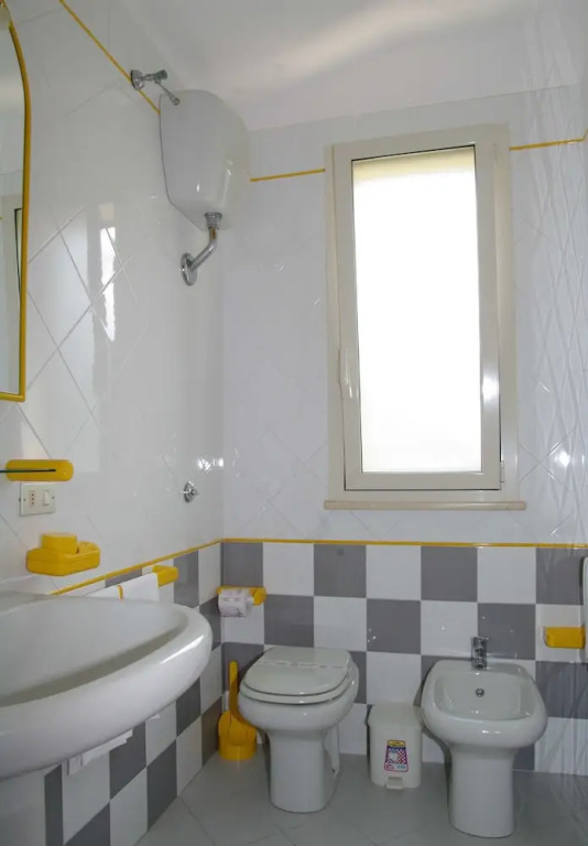 Spacious Apartment for 4 People in Residence