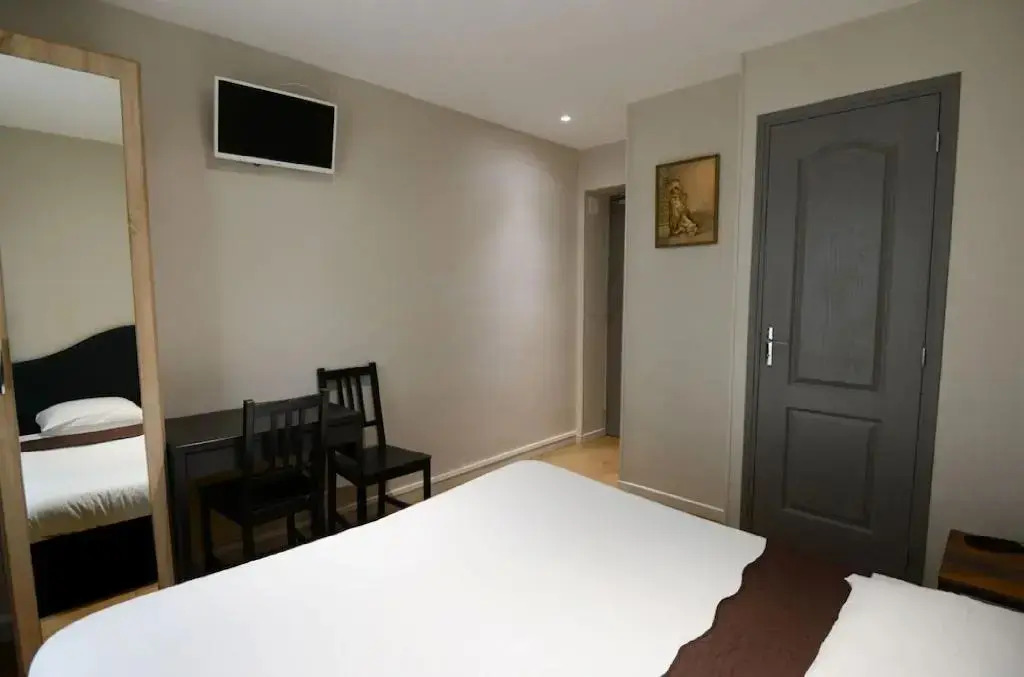 LAFAYETTE HOTEL