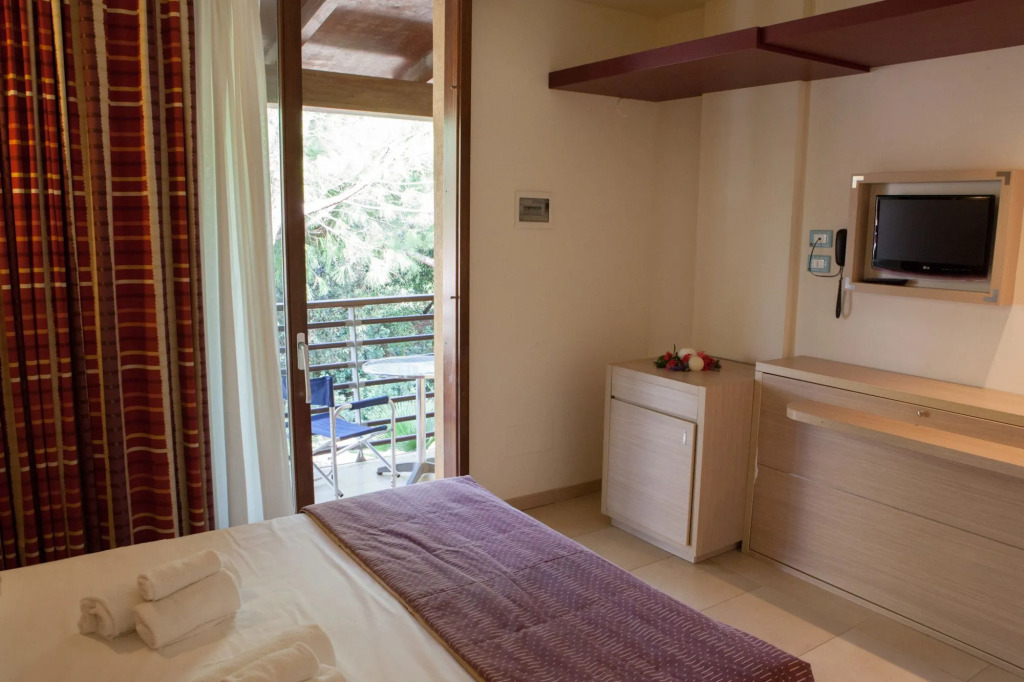 Canado Family Hotel