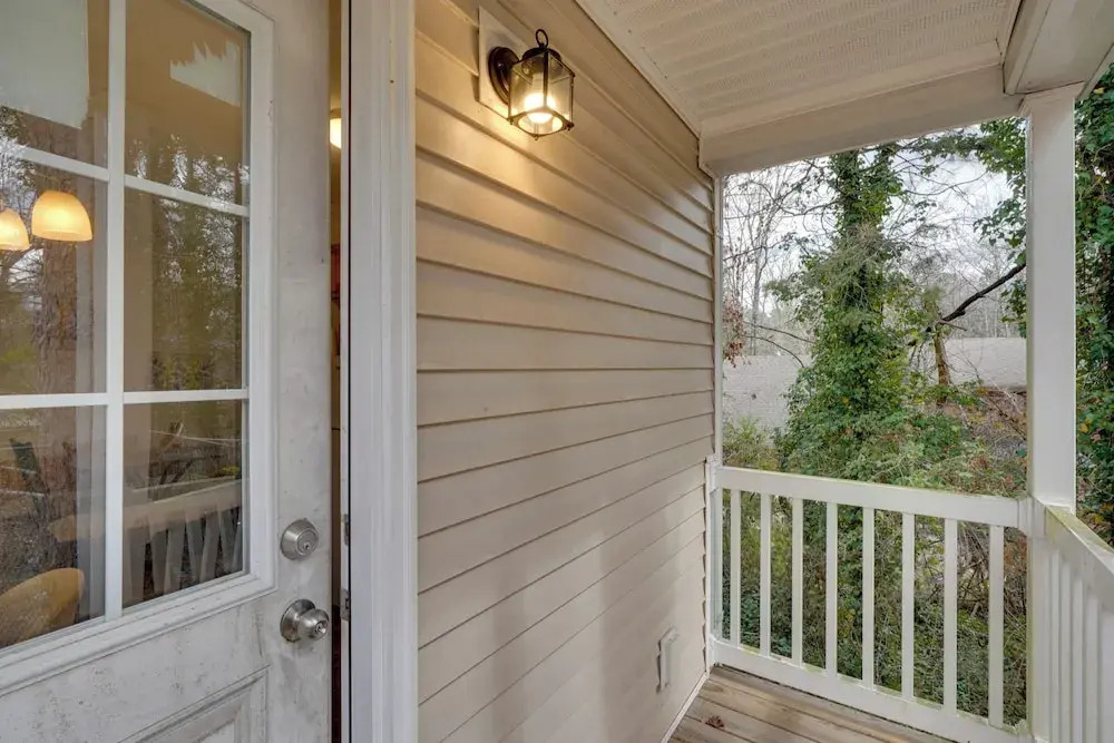 2 Mi to South Boston Speedway: Cozy Tiny Home!